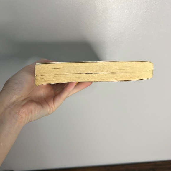 Eleanor Oliphant Is Completely Fine Paperback - Picture 5 of 8